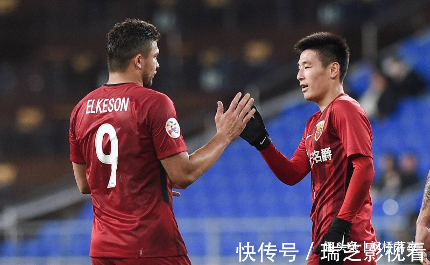 奥斯卡|国足胡尔克诞生!32岁锋霸主动求变激活武磊,早该这么踢了!