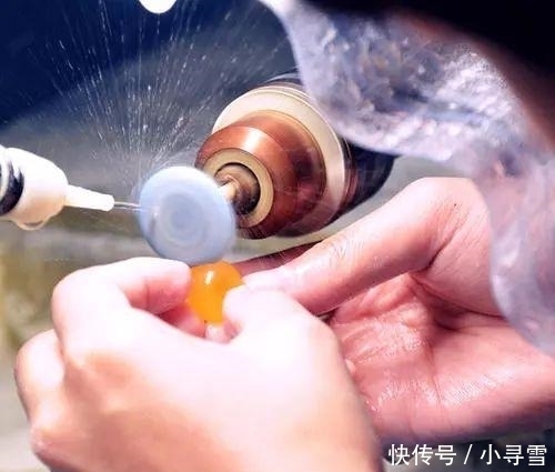 "文玩市场上看到这几个摊位,千万不要靠近"