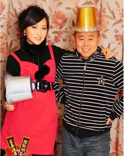 潘长江和曾志伟有两个共同点,女儿都很漂亮被羡慕,但是都捧不红