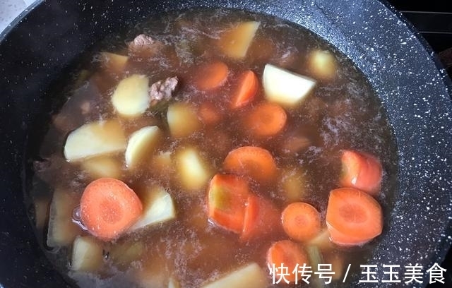 干辣椒|牛肉炖土豆天冷暖胃滋补菜,冷水下肉,肉质鲜嫩有嚼劲