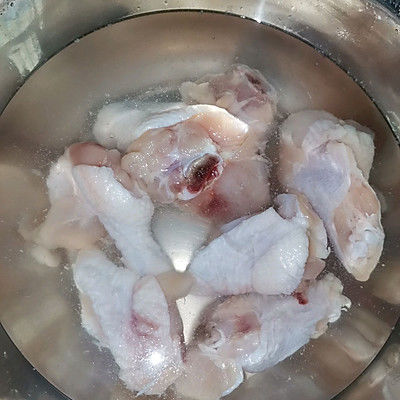 早上不知道吃什么，一碗无油炸鸡翅根（减脂餐）全搞定