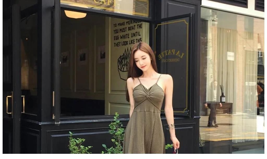 美女|食色113——美女穿搭19 抹茶色气质短裙
