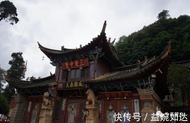 白玉楼|这座“嵌”在悬崖峭壁上的寺庙，风景如画，令人沉醉