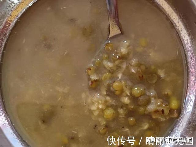 白米饭|糖友不能吃大米?营养师:学会这个小窍门,吃大米也不升糖