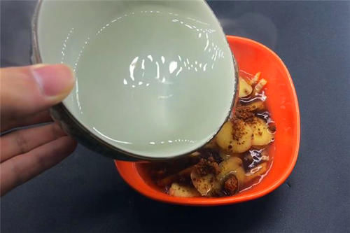 橘子皮和生姜泡水,真是厉害了,解决了不少人的难题,省钱又实用