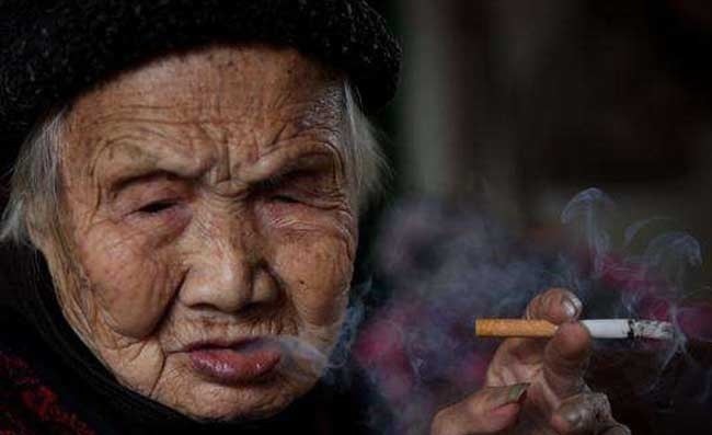 老汉|105岁老汉分享养生秘诀,抽烟喝酒没关系,有一事却从来不做
