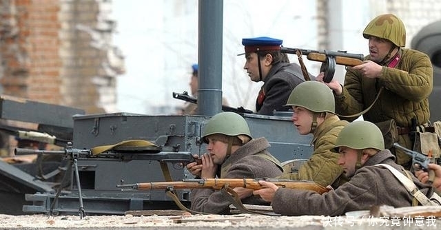 斯大林格勒|史上最残酷战争，80万人只剩八千人，新兵活过三天就能当团长