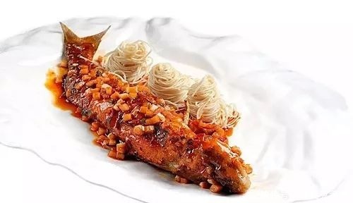 八道酒店菜品制作,精致美观,宴客体面