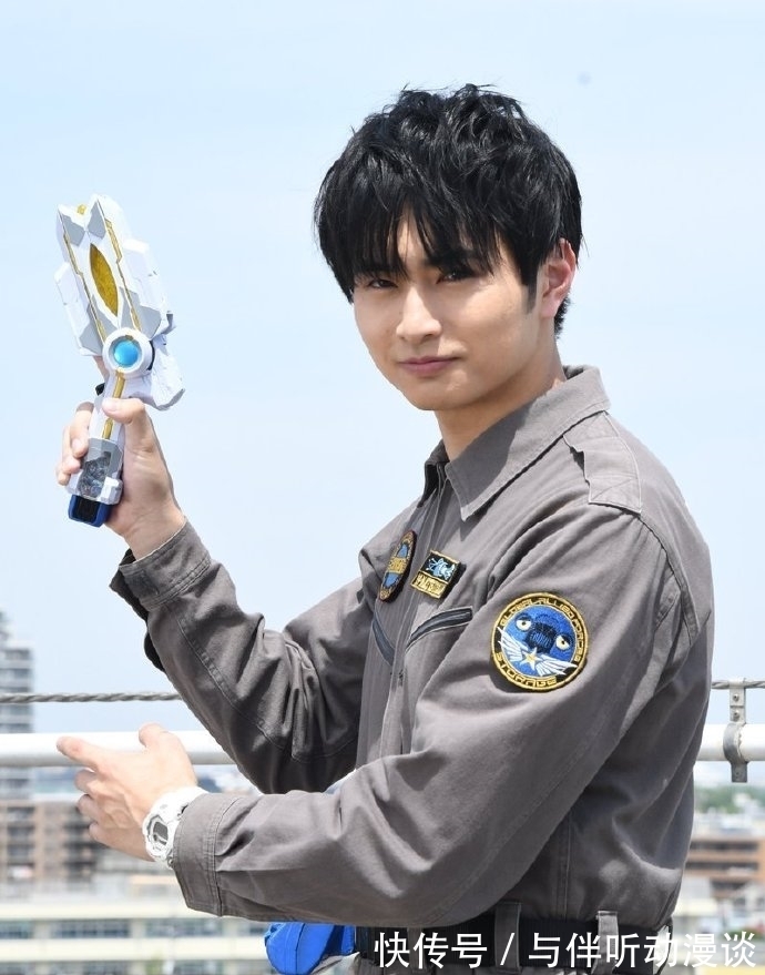 特利迦|奥特曼:遥辉和泽塔出现在特利迦世界,泽塔枪弓的伏笔有望回收!