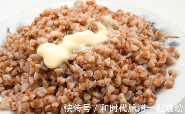 中老年人|血压高的人，再穷也要吃4样东西，或许能提高血管弹性，稳定血压