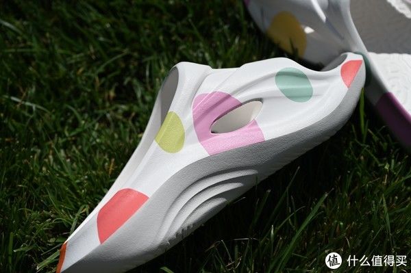 家居|生活家居 篇二十一：更具弹性的夏日拖鞋，更快恢复脚部活力，咕咚运动拖鞋体验