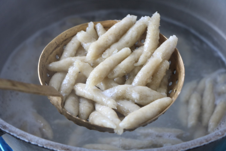 老妈不外传的土豆做法,搓一搓煮一煮,比肉还好吃