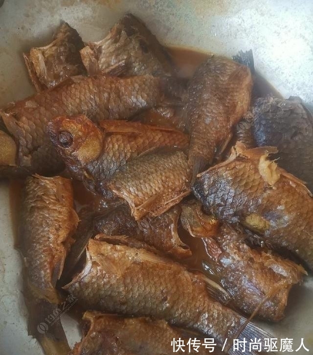 香酥鱼|香酥鲫鱼,一道解决鲫鱼如何烹制的菜品