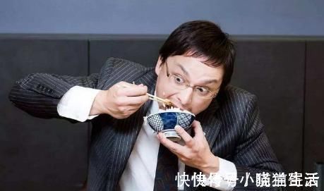 衰老|男性到中年加速衰老，原因有3个，但“吸烟喝酒”并不在其中