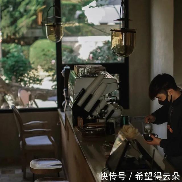 咖啡馆|我们相约在这里喝一杯咖啡吧!