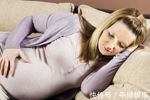 脐带|“哪种睡姿对胎儿发育好”真有讲究，孕妈别不把睡觉当回事，收藏