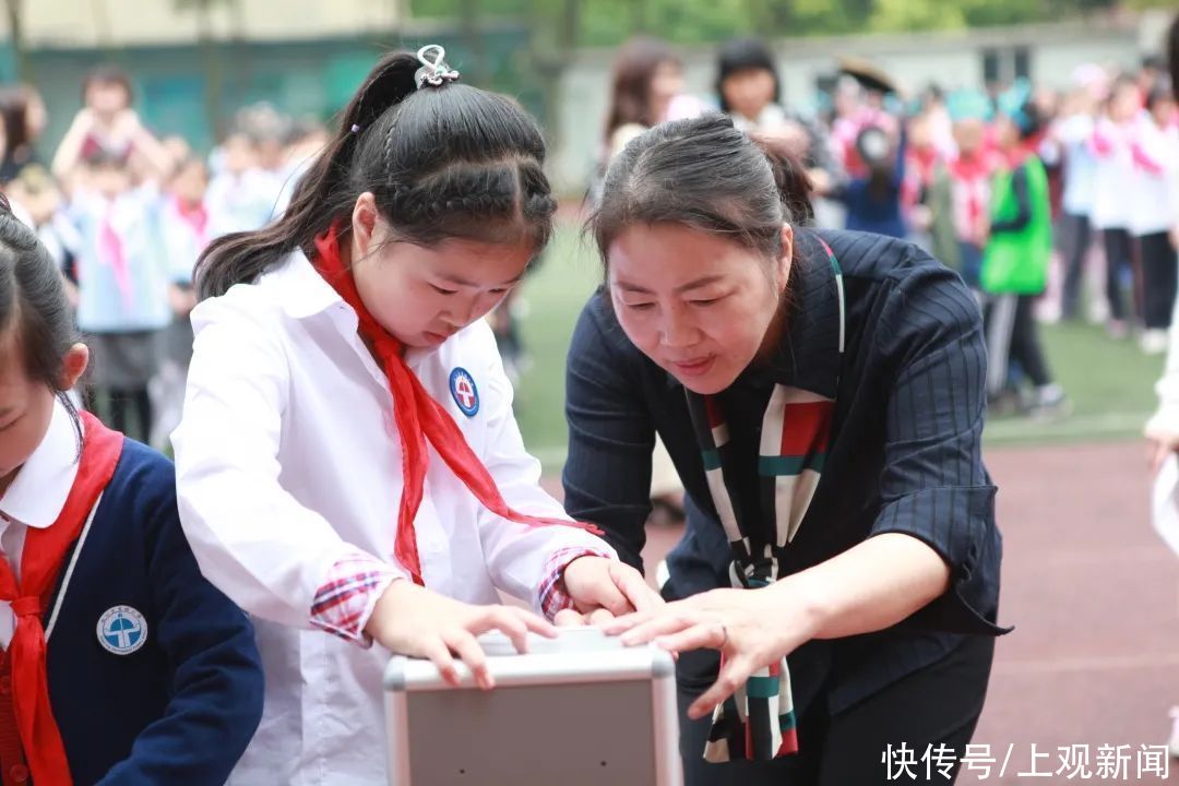 课堂是最美的地方，多图精彩瞬间，让你庆幸“正青春”，让你感叹“爷青回”