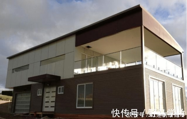 装配式建筑|谁还用水泥钢筋盖房，费钱！只要有块地，不用请工人就可以建别墅
