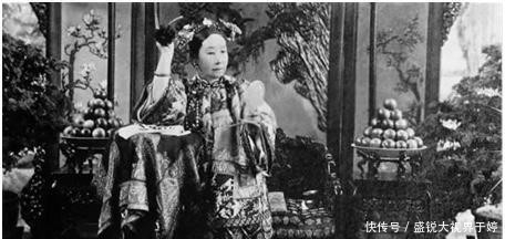 退休|慈禧死后李莲英还活了3年,没了主子,晚年生活不错但死的凄惨