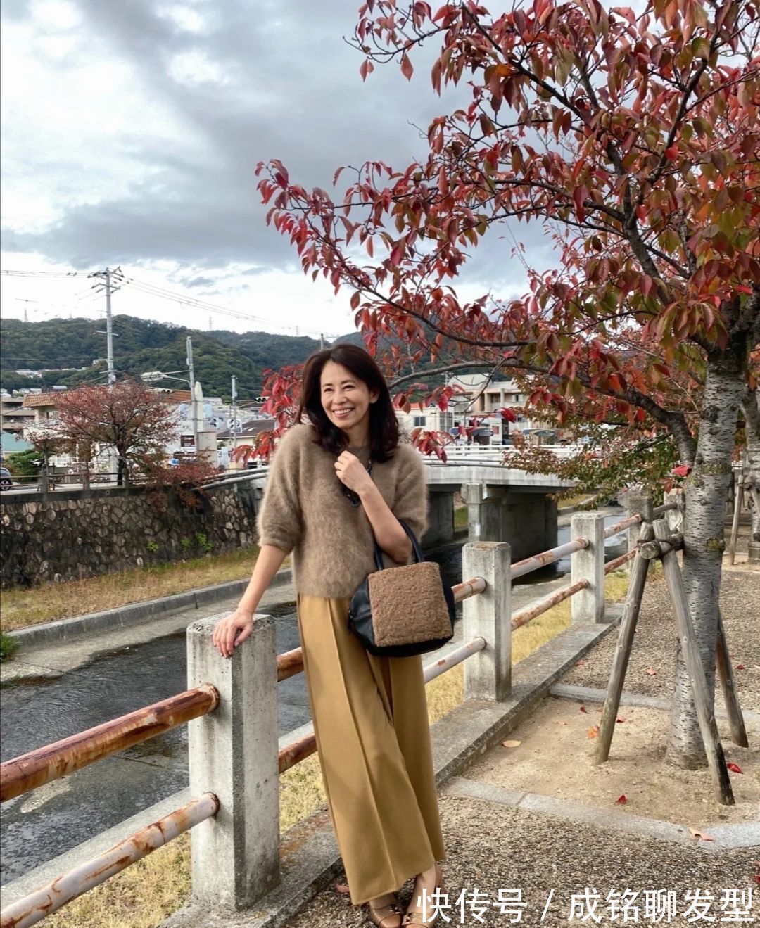 单品 真的看不出她已经61岁了!优雅穿搭,温柔气质,这状态不输年轻人