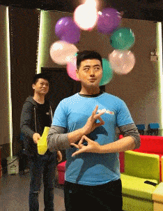 |搞笑GIF:这才是女汉子,其他的都弱爆了