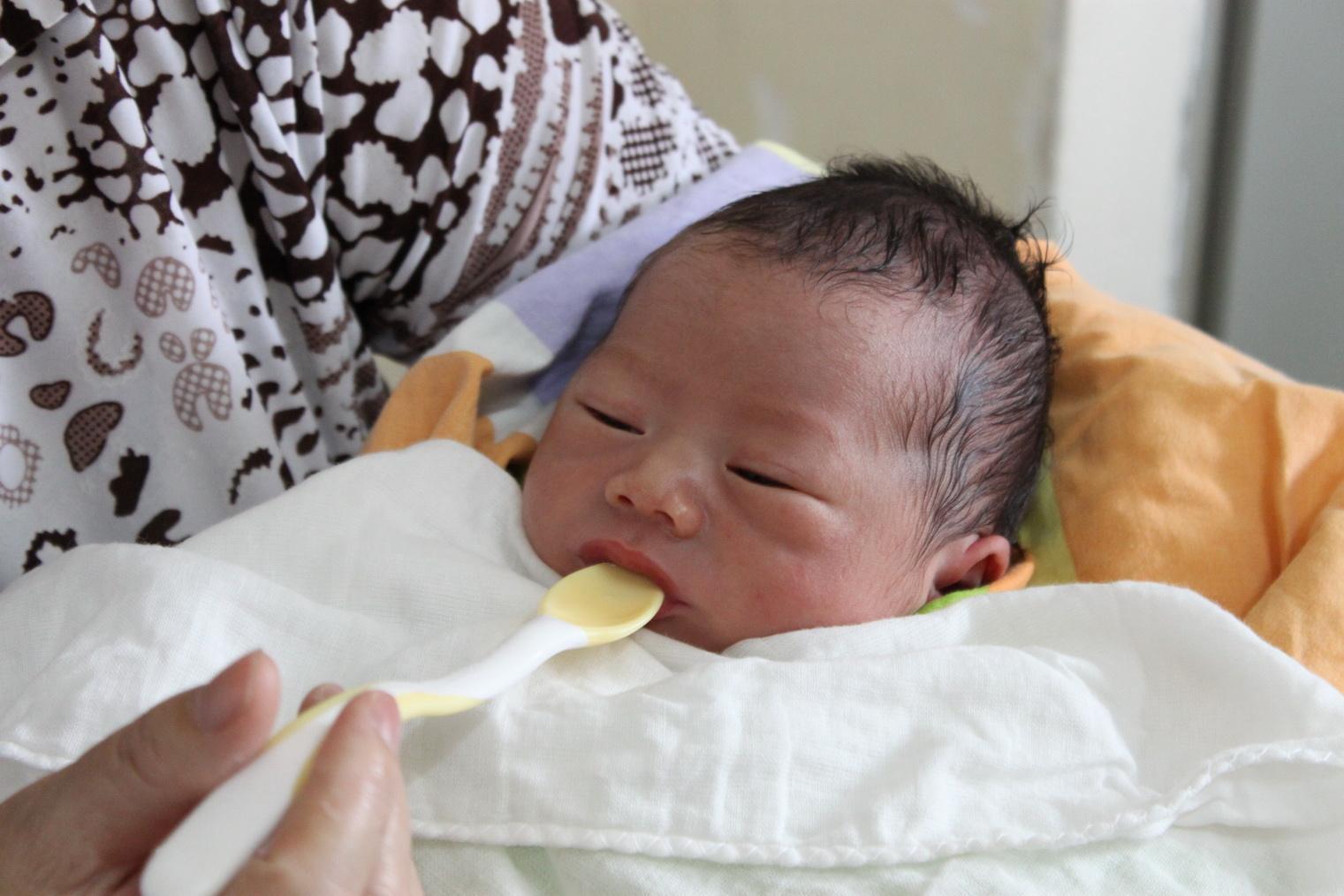 聋子|2岁男孩变成聋子，因奶奶每天重复一件事，得知原因宝妈抱头大哭