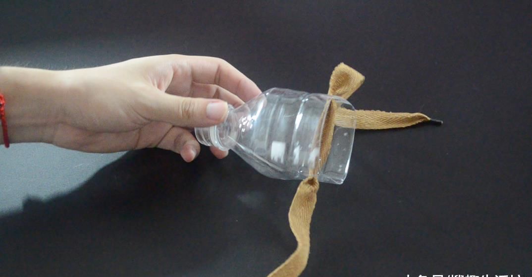 洗脸池|洗脸池上放一个塑料瓶, 没想到作用这么大, 看完赶紧去试试