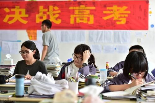 一周一次频繁模考，高三同学压力太大！如何正确看待模考？