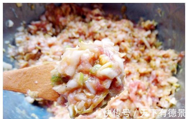 植物油|冬至包白菜饺子时，多加1样食材，饺子好吃更营养