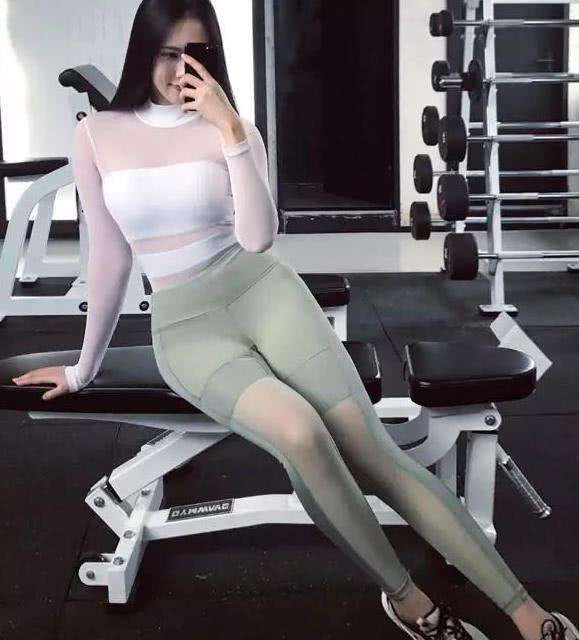 标准仰卧卷腹运动怎么做，注意事项是什么