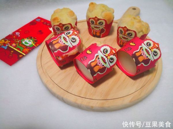 这道简易版梅花糕香极了，儿子三天两头就要吃