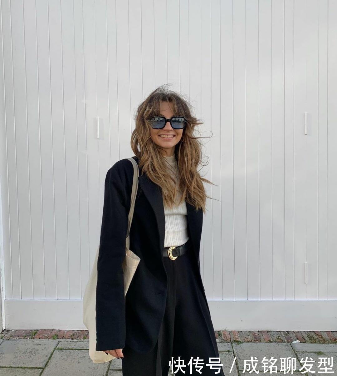 不懂配色穿衣很难高级,这三个快捷的配色方案,穿搭简单不费时