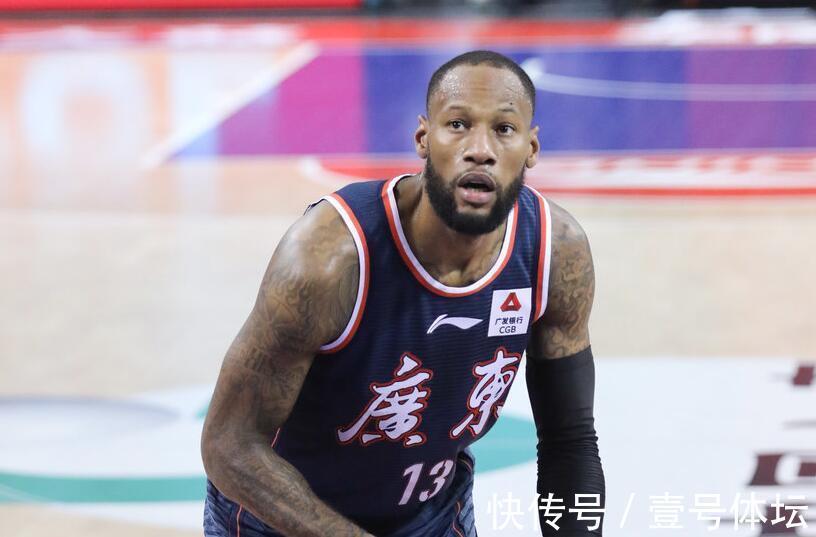 广东男篮|一次性损失2员大将!广东男篮再遇大麻烦,球迷落泪呼吁辽篮轻点