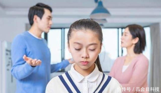 孩子|双胞胎姐妹一个喝牛奶,一个喝豆浆,长大后的差距让人心疼