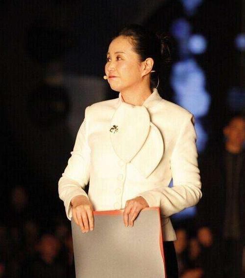 孟非|黄菡在《非诚勿扰》6年突然离开,孟非挽留都没用,原因让人心疼