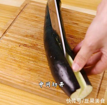 用年夜饭桌有什么？张灯结彩 可以勾住家人的胃