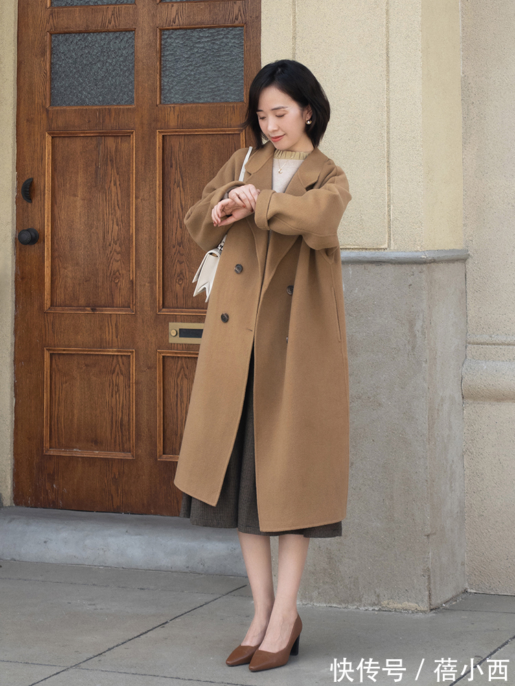 搭配 奔三奔四的女人,建议多穿“这4种颜色的大衣”,高级感扑面而来