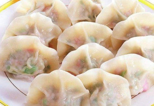 好吃|包饺子不用放肉了,学会做此种素馅饺子,小孩最爱,好吃停不下来