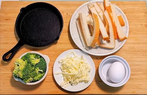 年后早餐学会这样做，鲜美营养，吐司边还不浪费，每次上桌都吃光