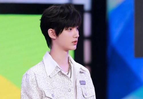 主持人|《快本》又停播?已经发了预告,开播当日却改播蔡文静新剧