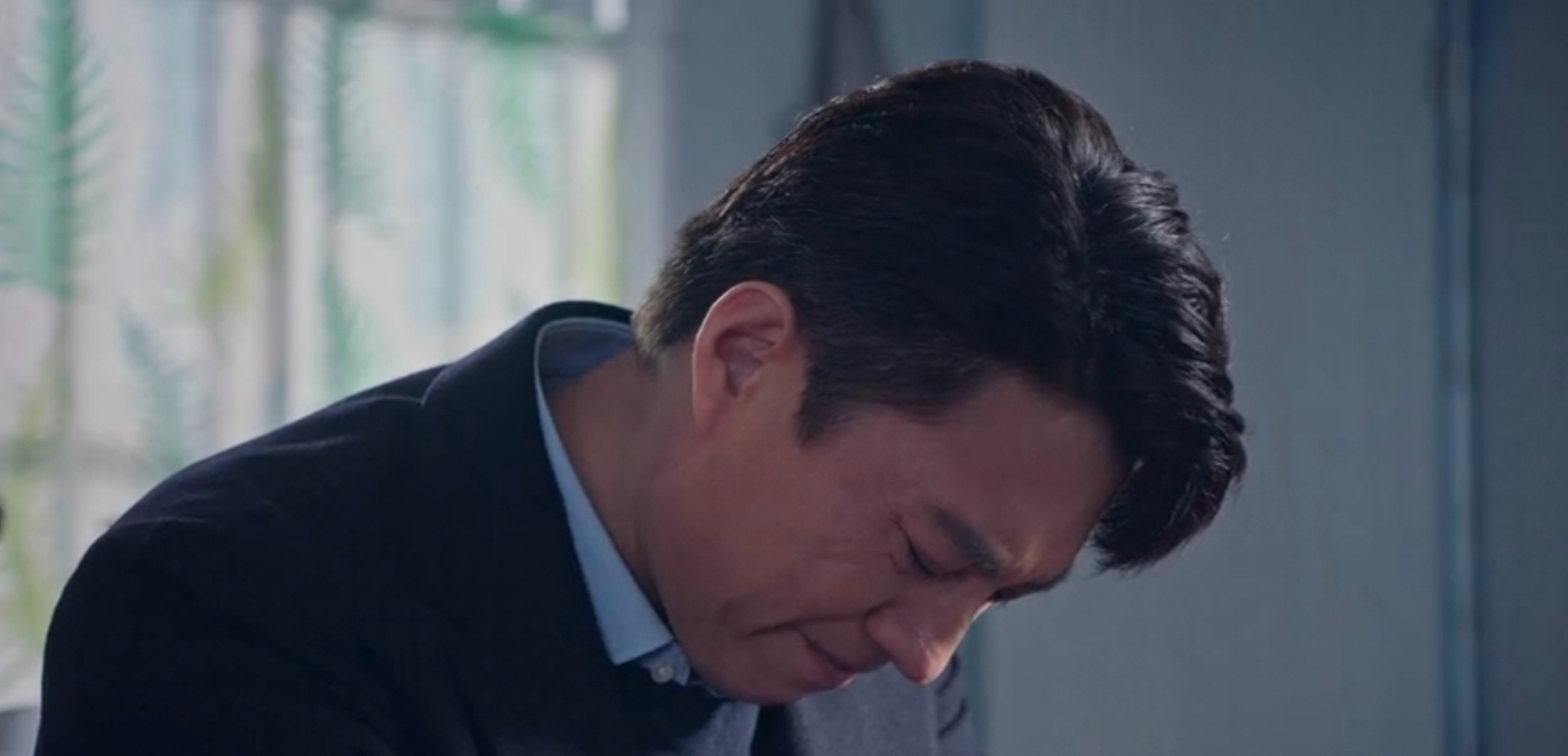 突围悲情戏：全员演技过关，只有他是唯一败笔，仅剩贪欲毫无情感