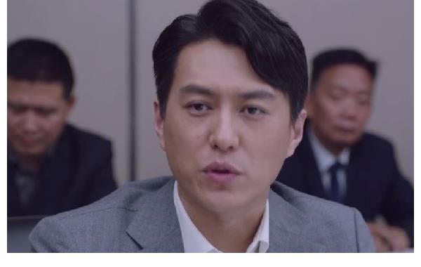 《突围》齐本安比石红杏强在哪?一场事故看出能力差别,高下立判