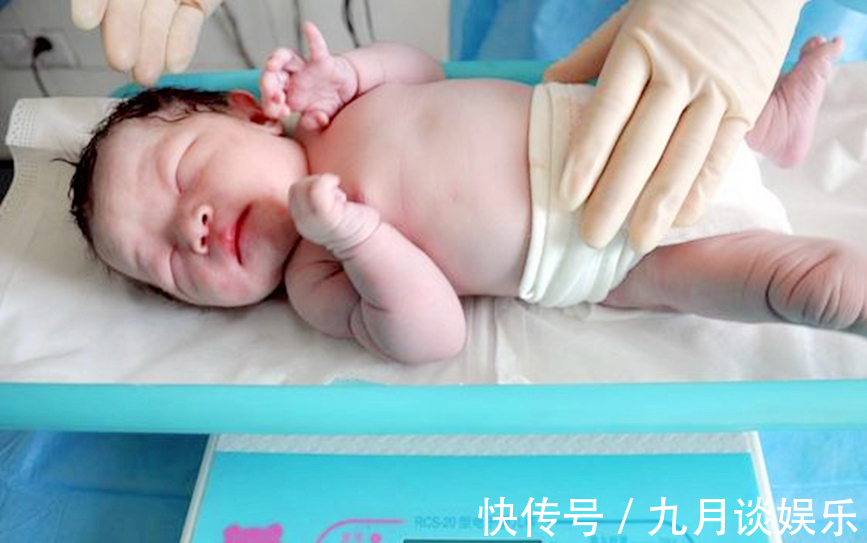 尽全力|生孩子不只孕妈痛,宝宝在腹中也“拼了”!看完全过程被暖哭
