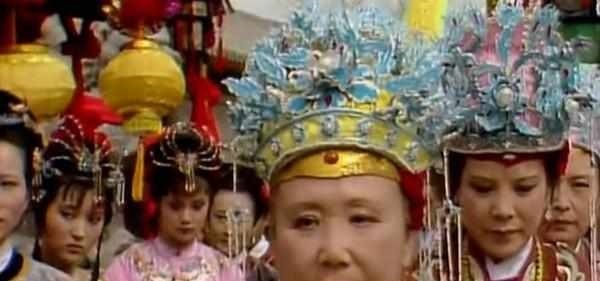 史家还有一位举足轻重的人物,是史侯开府以后的嫡女史太君。