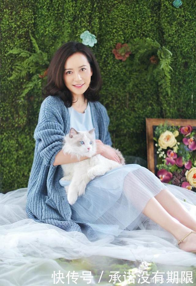 空气卷|女人过了50岁就放弃黑长直吧!试试今年流行的这4种发型,更减龄