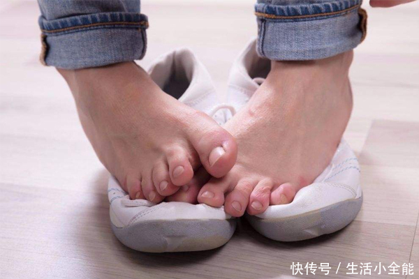 厌氧菌|脚臭是什么原因造成的?远离脚臭要做到这三点!