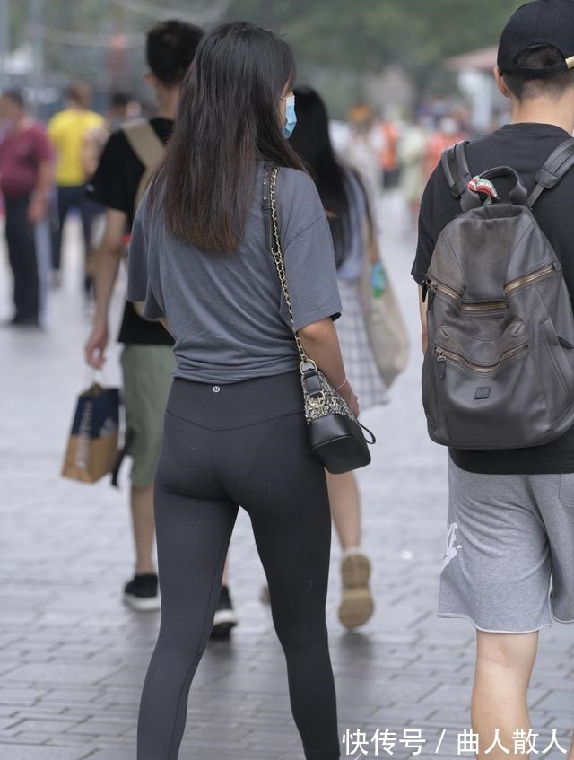 瑜伽裤 最近很火的瑜伽裤穿搭可一裤两用,很喜欢~!