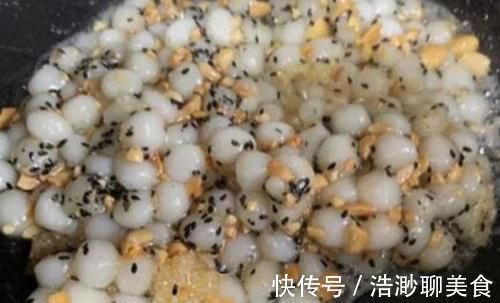 入冬后,这甜品我家隔三差五吃,一煮一炒,甜甜糯糯,热乎又暖胃