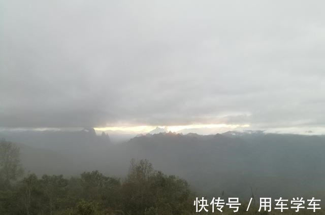 湛然&七律.远山霞光（旅途感怀）！