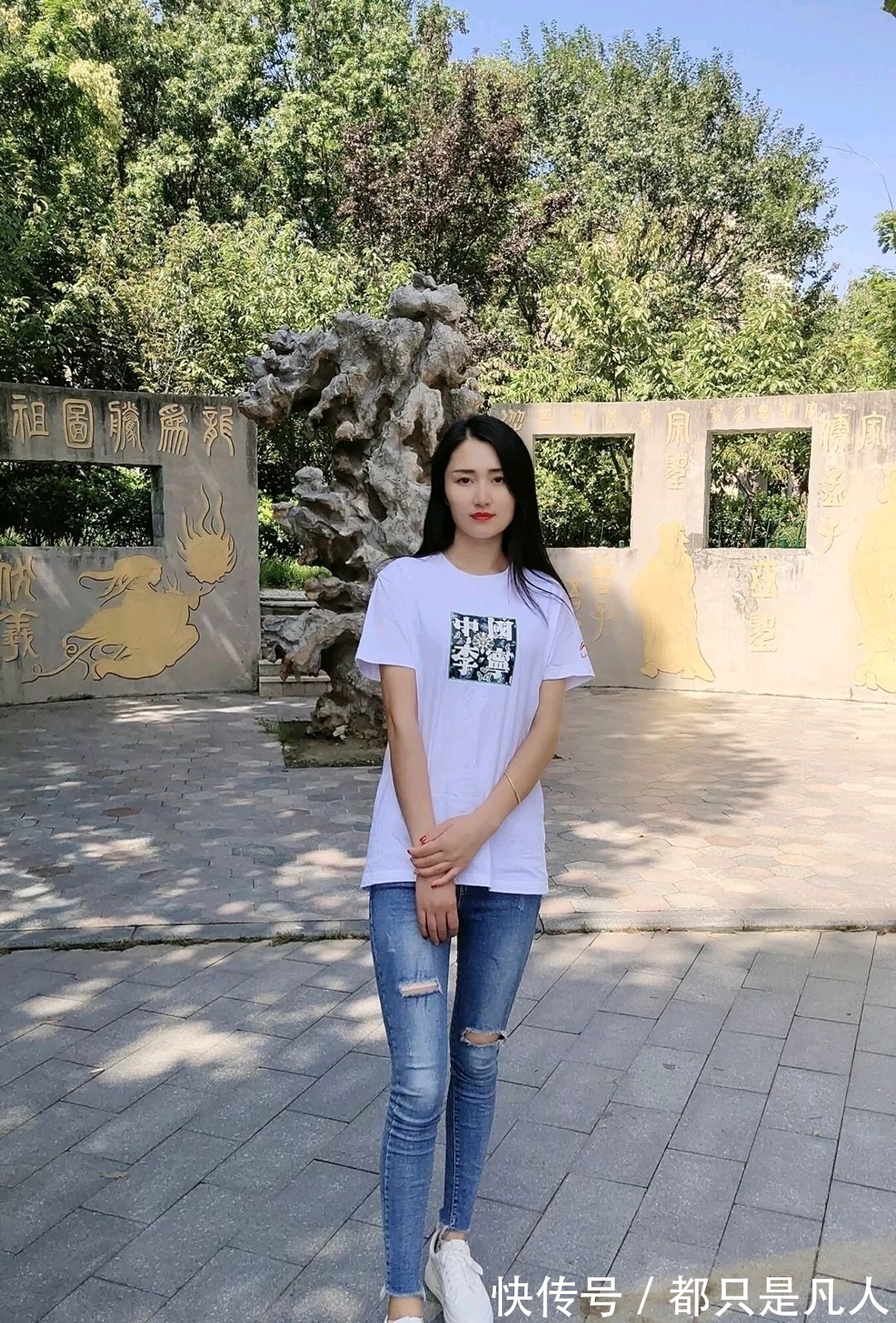 竹兰#岁月无痕弹指去,唯留诗句叹鬓花